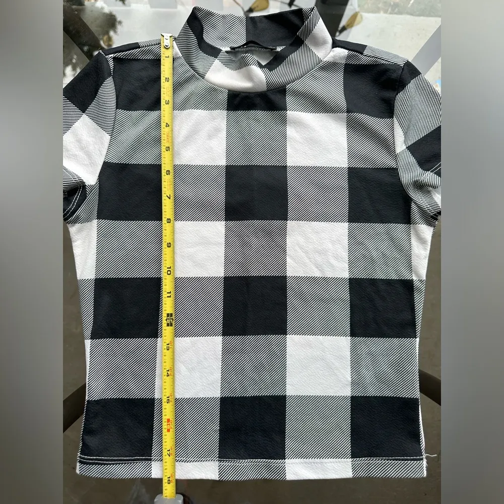 SHEIN Buffalo Plaid Mock Neck Short Sleeve Crop Top in Black/White - Size Small - Image 6