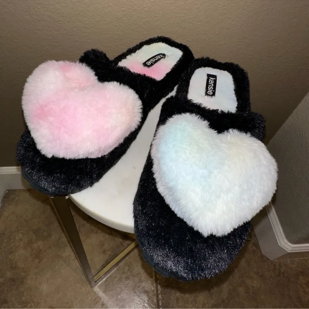 New tie dye heart slippers - Image 3