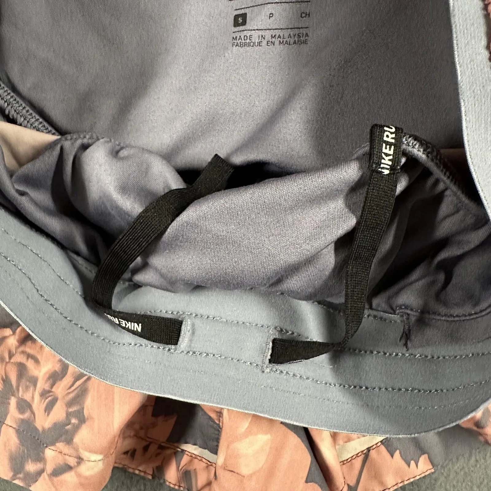 Nike Dri-FIT Running Shorts Womens Small Pink Floral Lined Zip Pocket 929081-685 - Image 5