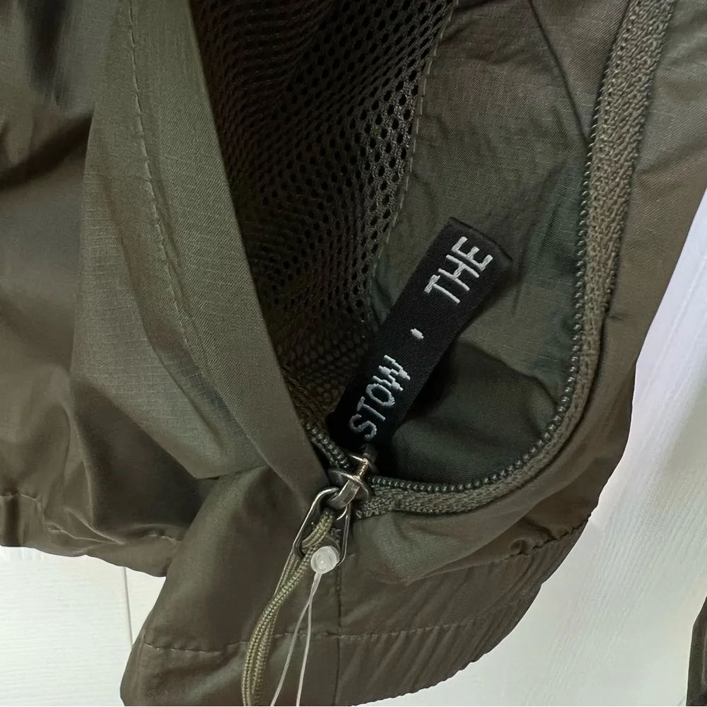 The North Face Cyclone Packable Lightweight Windbreaker Jacket, Taupe Green, S - Image 12