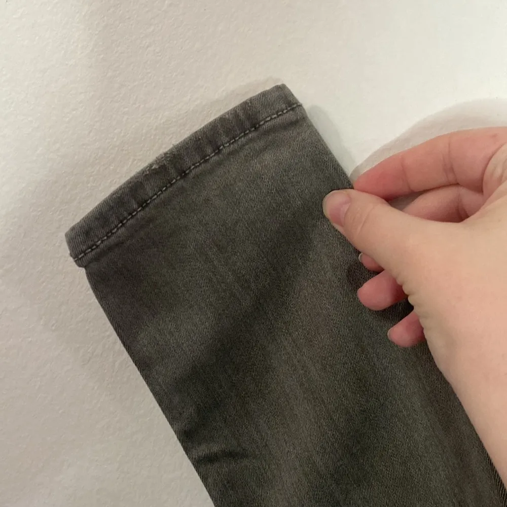 Flying Monkey Low Rise Skinny Stretch Distressed Jeans in vintage olive size 25 - Image 10