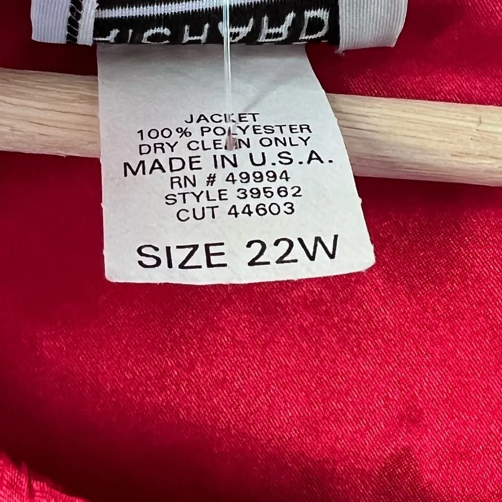 Women’s Vintage R & M Richard bright Y2K red crinkle blazer front open  22W. - Image 10