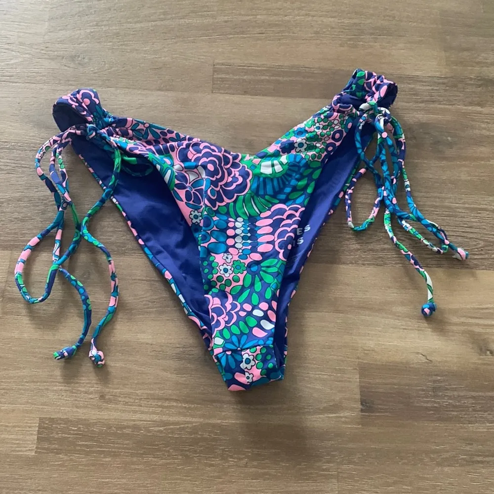 Frankie’s bikini hailee steinfeld dexter bottom - Image 2