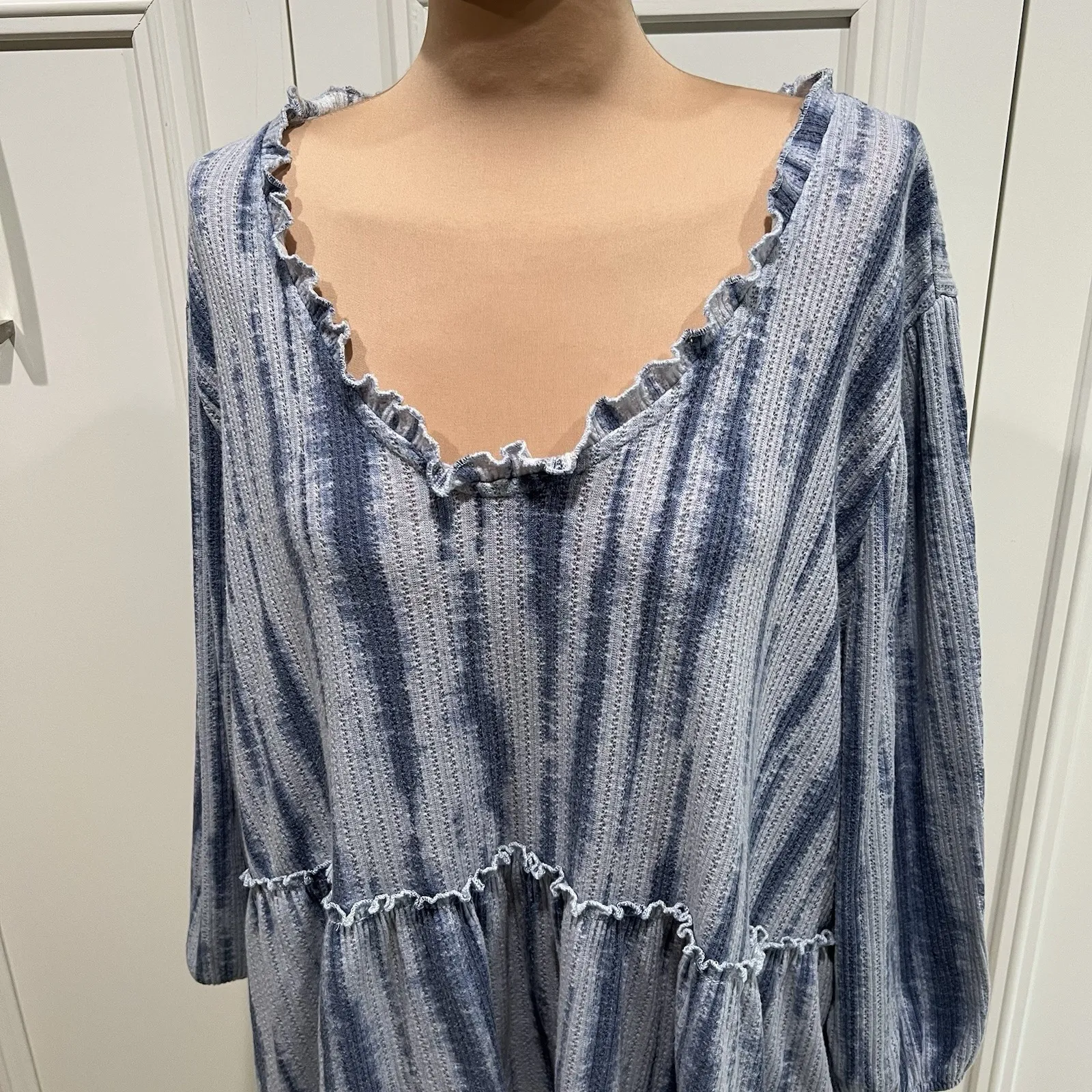 Como Blu‎ Blue Tie Dye Knit Top Ruffle Boho Hippie Beach Size 4X - Image 2