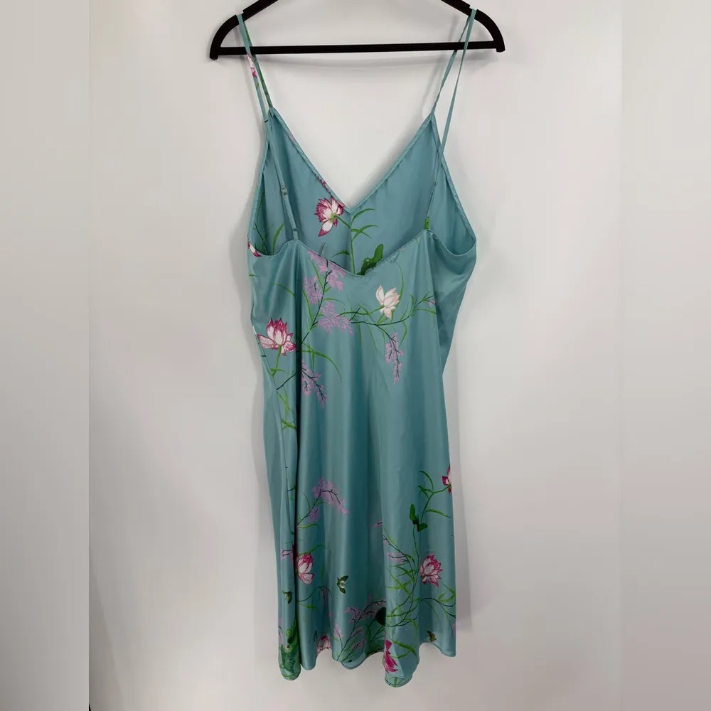 Natori Bloomingdale’s Floral Print Satin Slip polyester v neck Nightgown large - Image 9