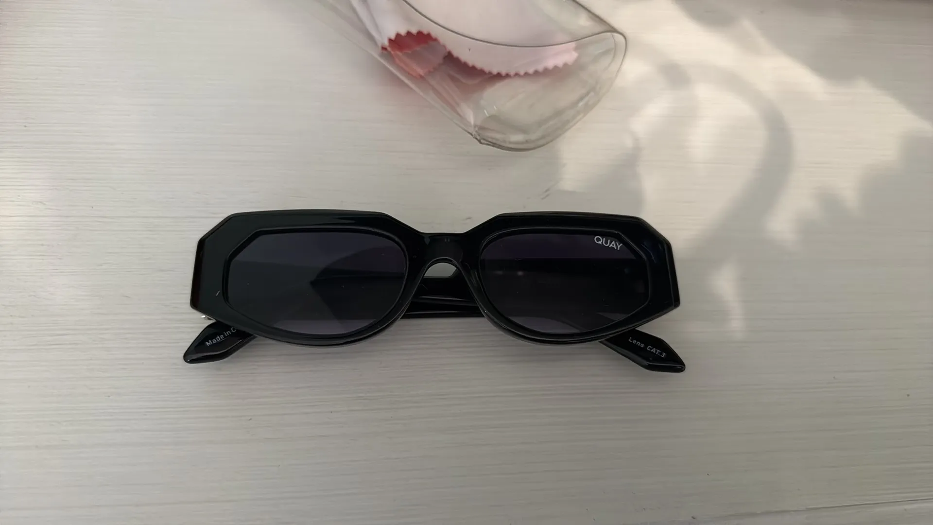 Quay black sunglasses  - Image 2