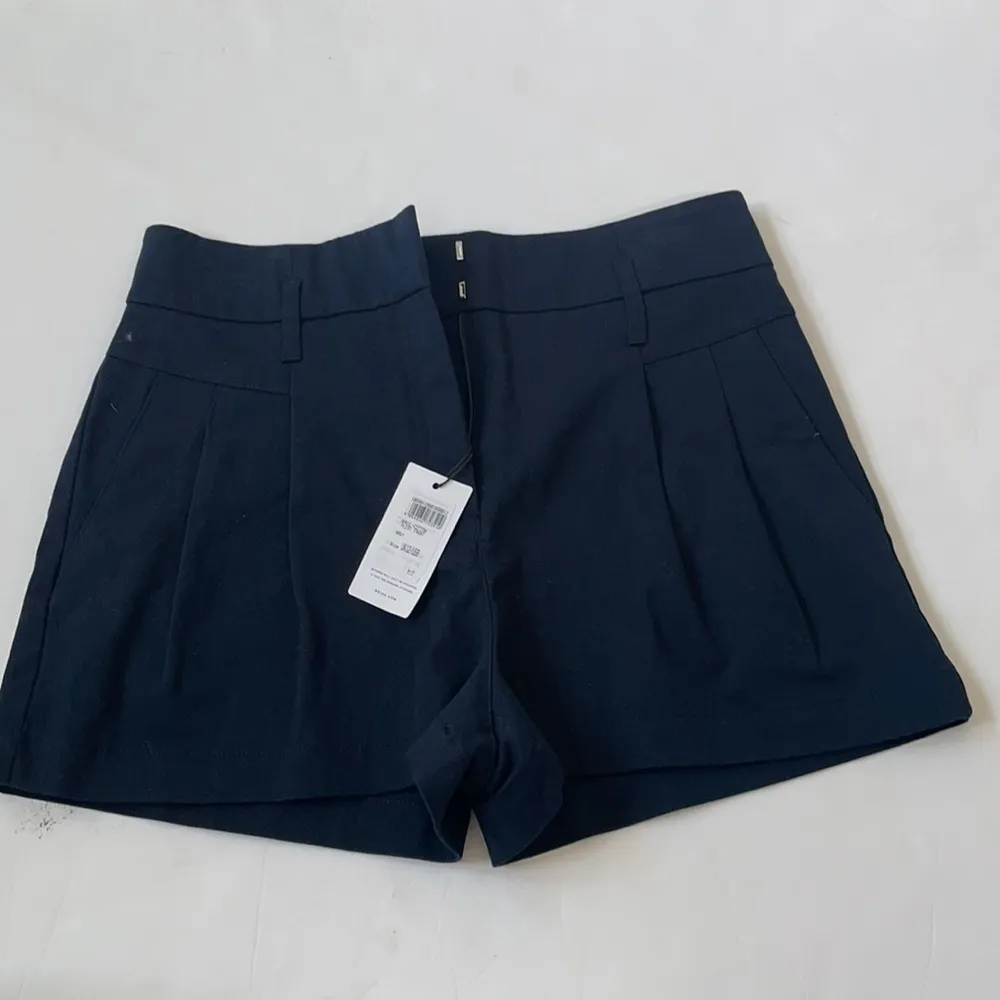 Reiss April cotton pleat front navy blue shorts 8 NWT - Image 5
