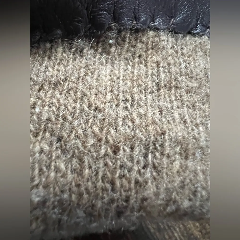 VINTAGE: Aris | womens leather, cashmere lined driving gloves. Size: 7 - Image 11