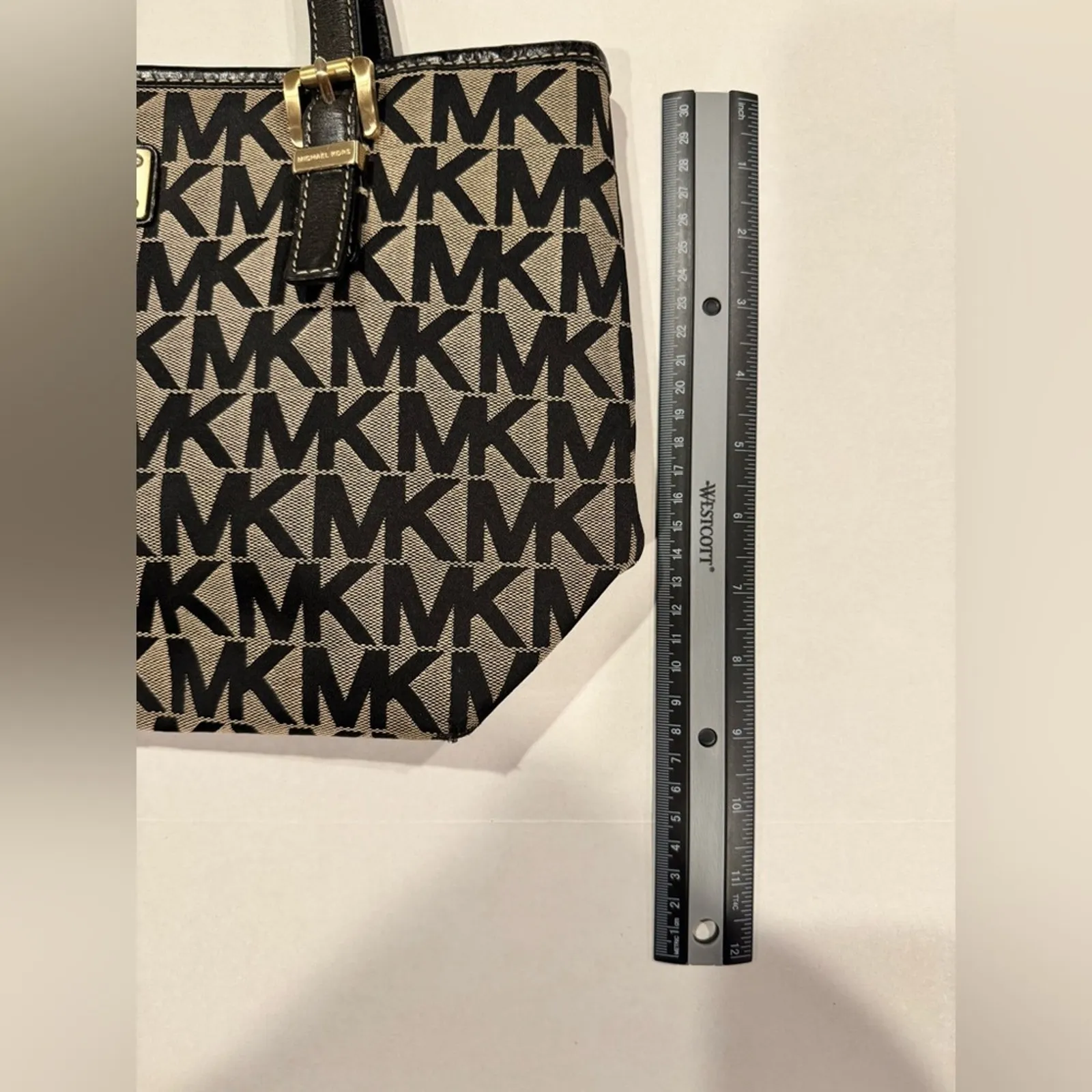 Michael Kors / Tote / Signature Jet Set / Tan and Black Jacquard / Leather / EUC - Image 12