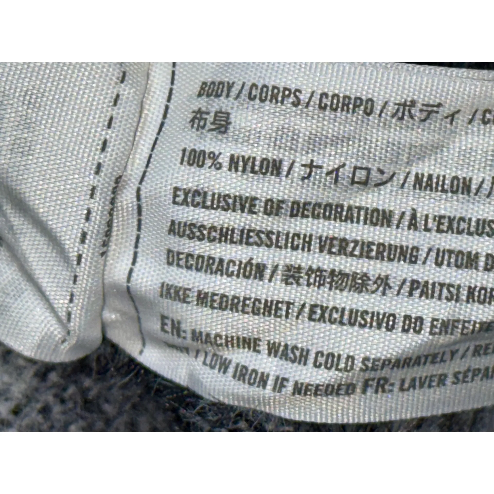 Abercrombie & Fitch Soft AF White Black Argyle Fuzzy Knit Crew Neck Sweater Sz L - Image 4