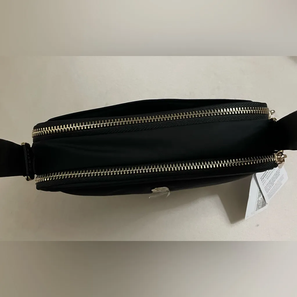 Lululemon NWT Crossbody Camera Bag Black Gold, Adjustable Strap - Image 9