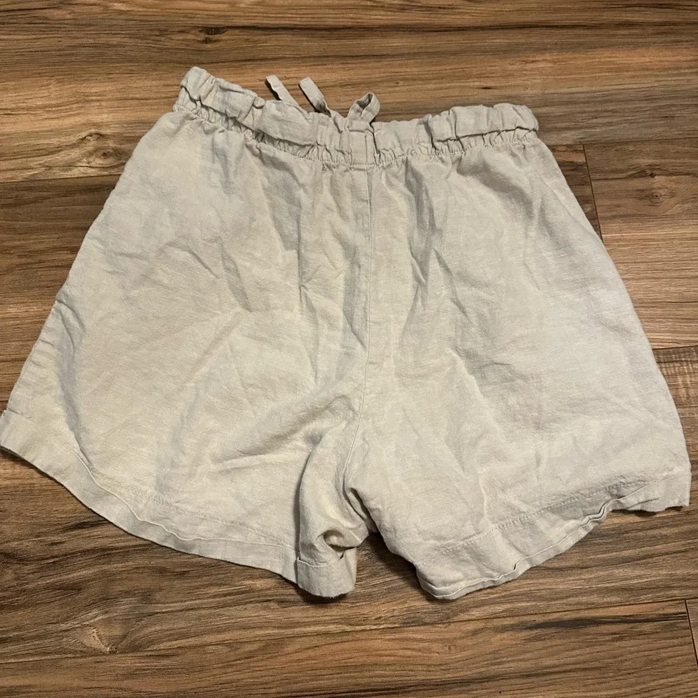 UNIQLO Linen Shorts - Image 3