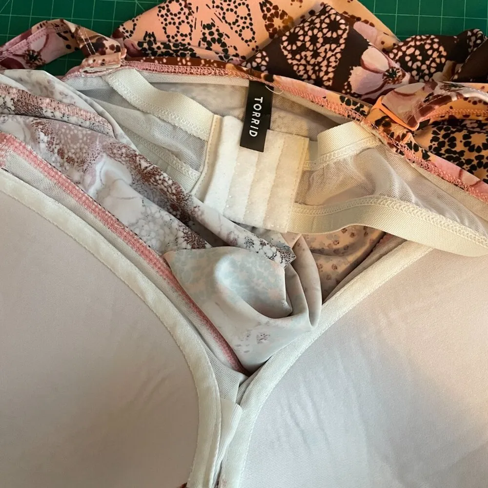 Torrid Women Plus Size 1 D/DD Pink Maroon Floral Tankini Underwire Built in Bra - Image 11