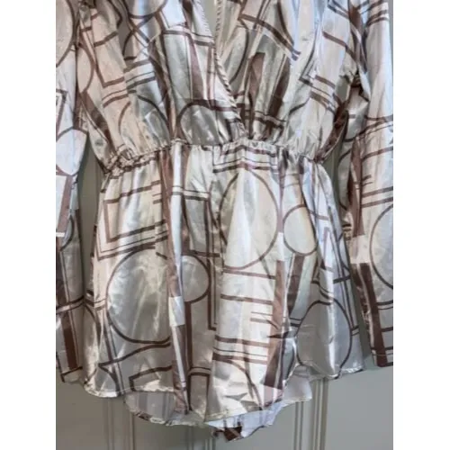 Pretty Little Thing Women's Champagne chain  Print Plunge Romper Uk 12 US 8 NWTS - Image 8