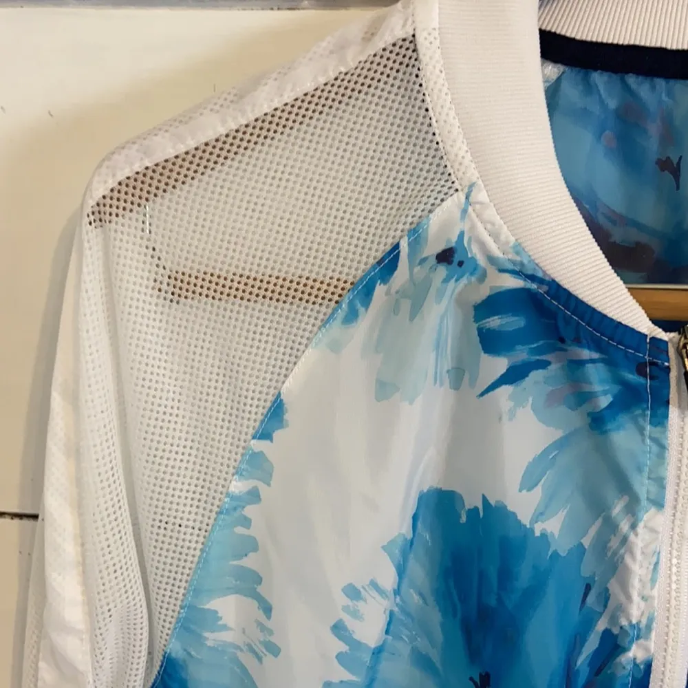 Fabletics Blue Floral Print Atlanta Jacket. Size Medium. EUC - Image 4