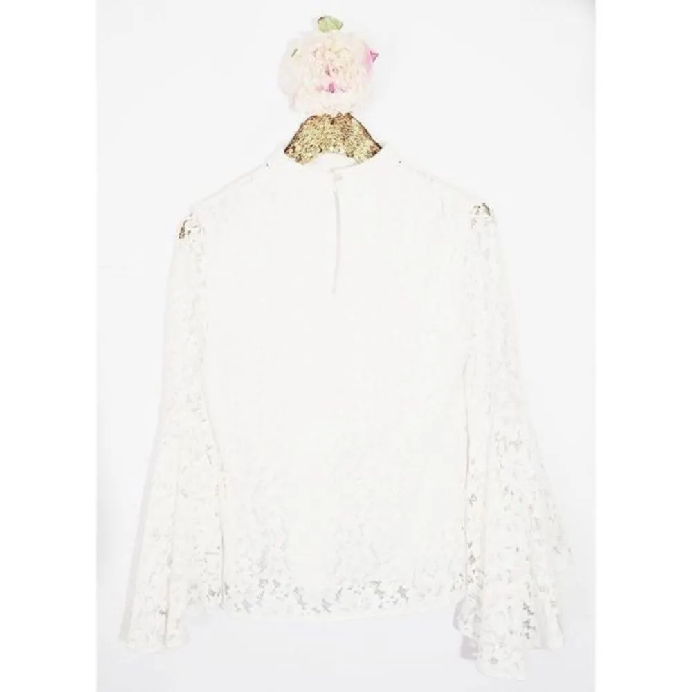 WAYF White Lace‎ Choker Bell Sleeve Blouse - Image 4