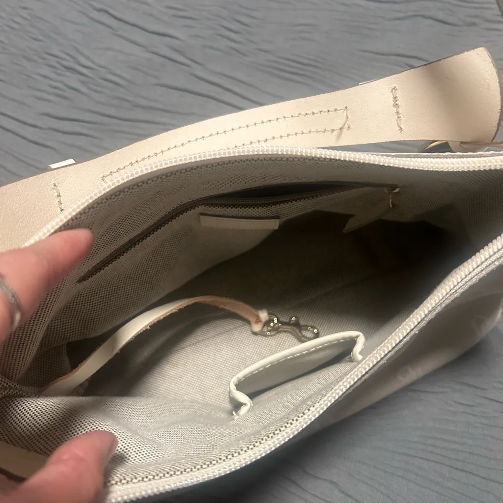 Dooney & Bourke Signature Handbag - Image 8