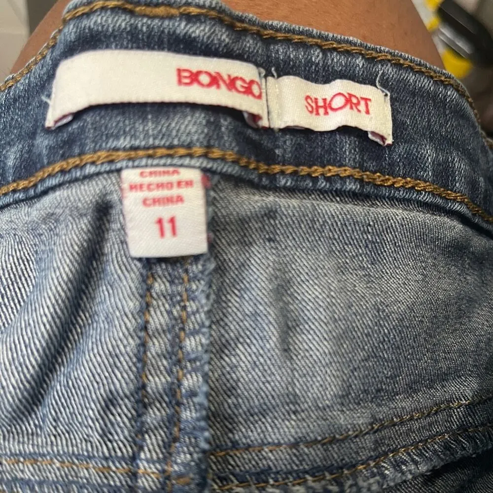 BONGO Women's Vintage Wash Cuff Denim Stretch Fit Shorts Sz 11 - Image 4