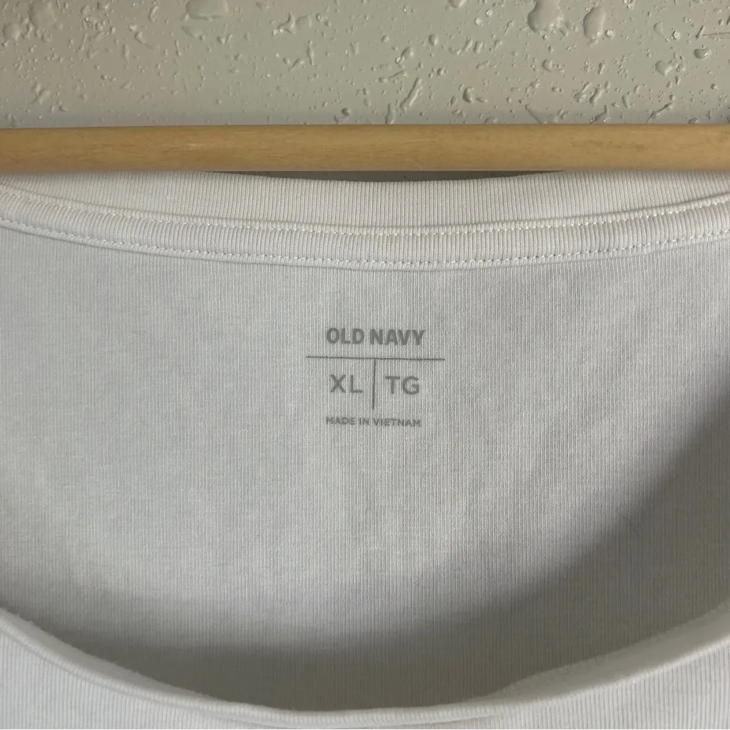🦋 Old Navy Soft White Tee Basic Classic Neutral Short Sleeve T-Shirt Scoop Neck - Image 2