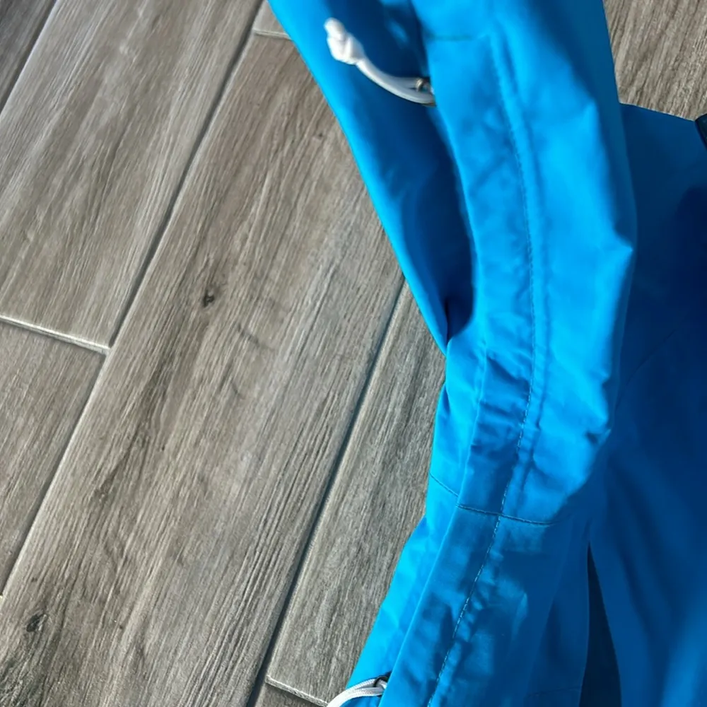 Women’s Northface shell Hyvent  jacket - Image 4