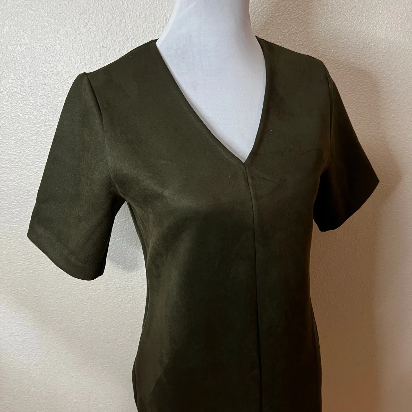 SPANX Olive Green Faux Suede V Neckline Short Sleeve Column Mini Dress SMALL - Image 3