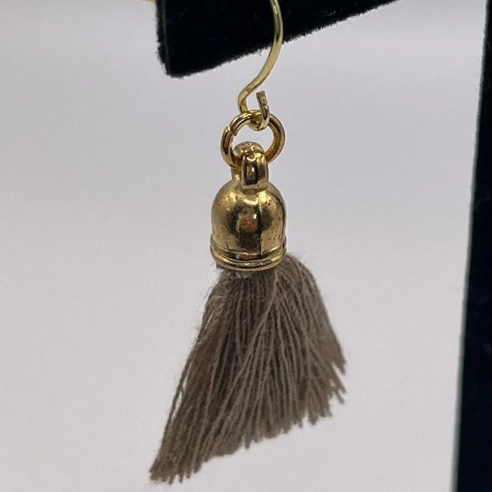 20” Boho Gold Tone Necklace w/ Earth Tone Pendant & Taupe Earrings - Image 12