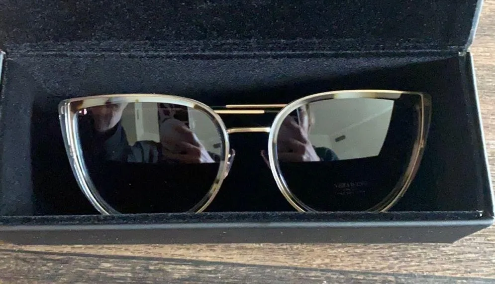 Vera Wang V495 Sunglasses - Image 2