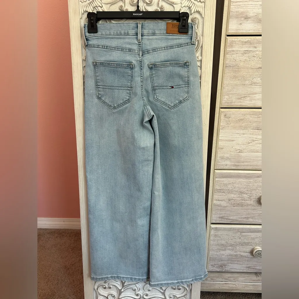 Tommy Hilfiger light wash high rise wide leg crop jeans 00/24 modern casual - Image 4