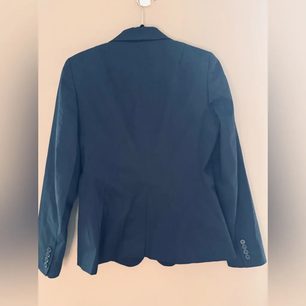 Banana Republic Navy Blazer size 6 - Image 3