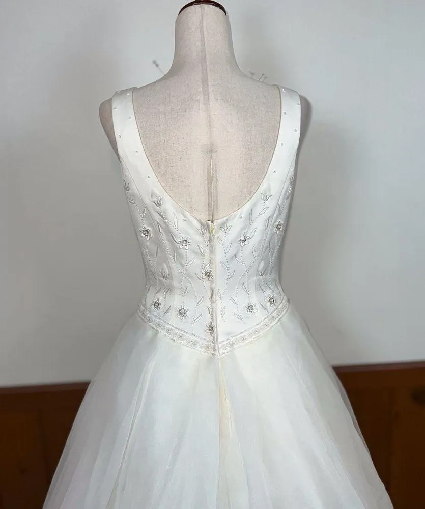 Stunning Mori Lee Organza Wedding Gown! - Image 10