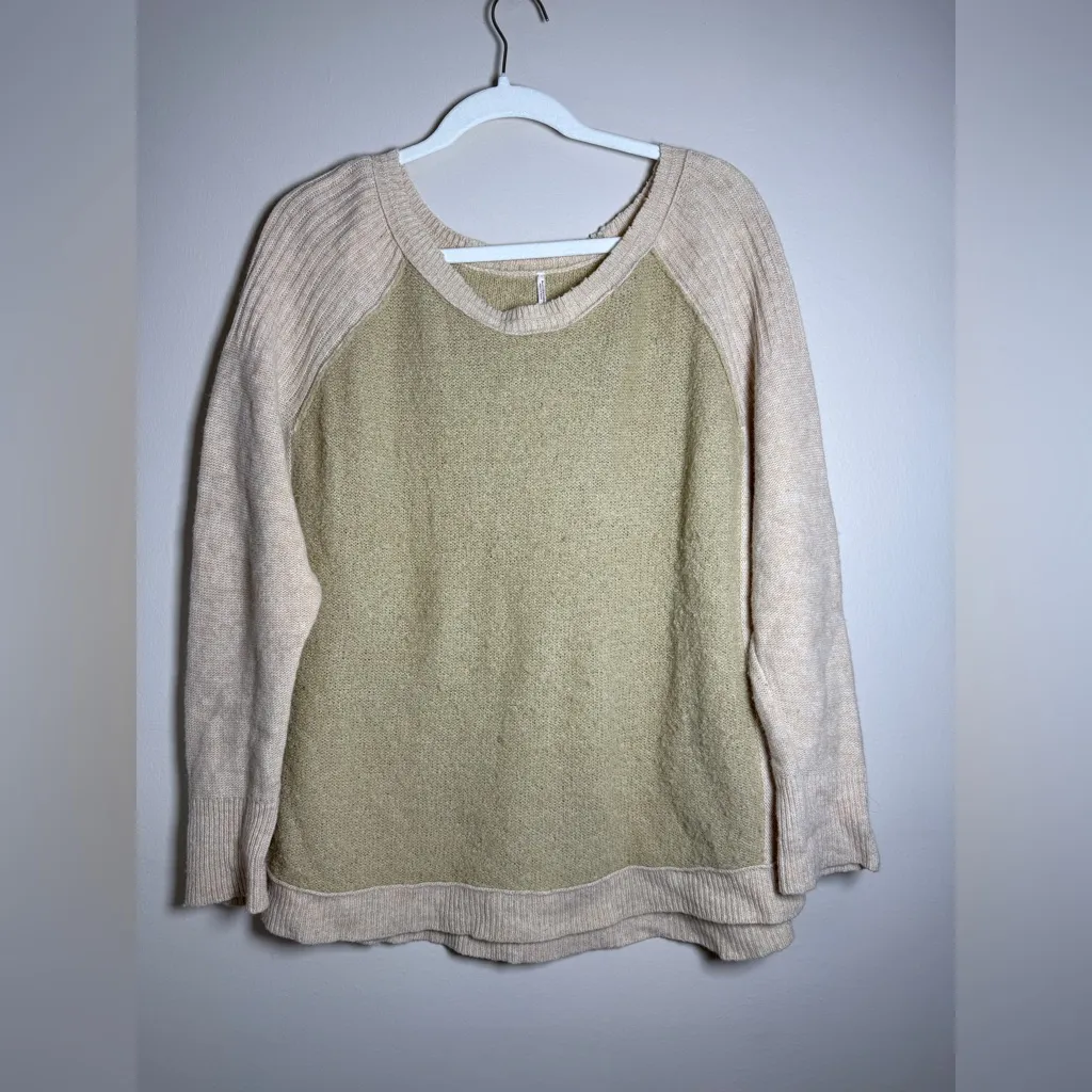 Free People Oversized Lightweight Wool Camel Knitted Sweater Sz S - Image 3