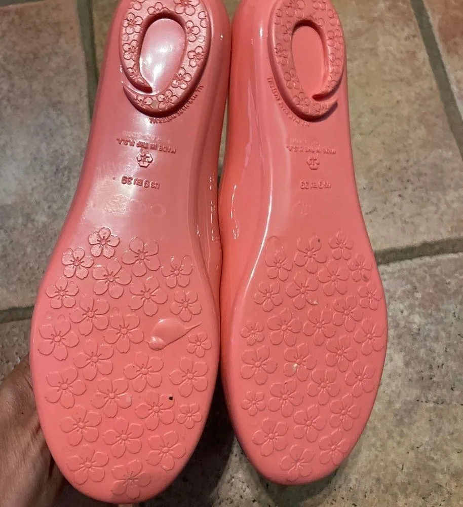 Slip on rubber shoes Size 9 - Image 3