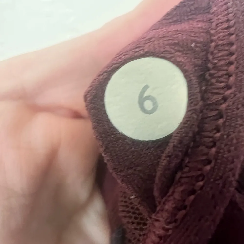 Lululemon turbo tank size 6 - Image 4