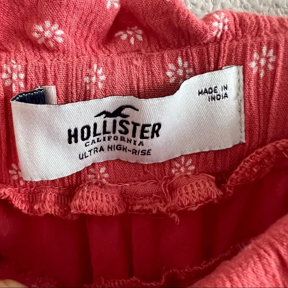 Hollister Ultra High Rise Pink Floral Print Wide Leg Crop Pants Small - Image 2