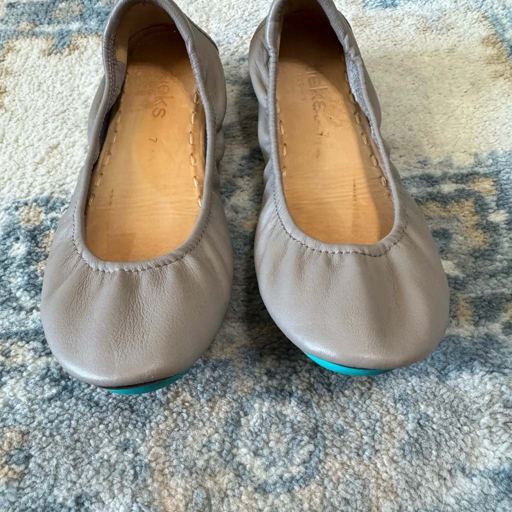 Tieks Taupe Leather Ballet Flats Size 7 - Image 10