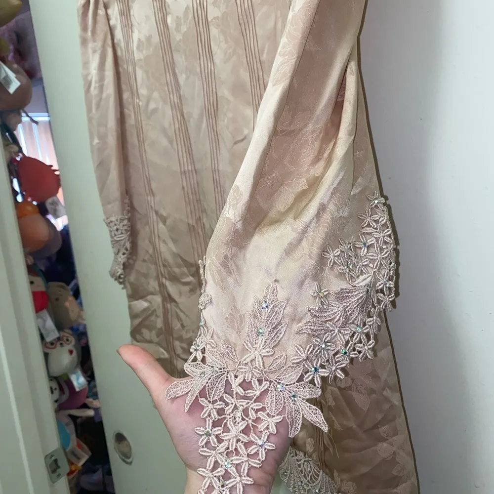 Rina di Montella Silk Women’s Blouse Size XL Rose Gold Floral Print Jeweled Pink - Image 5