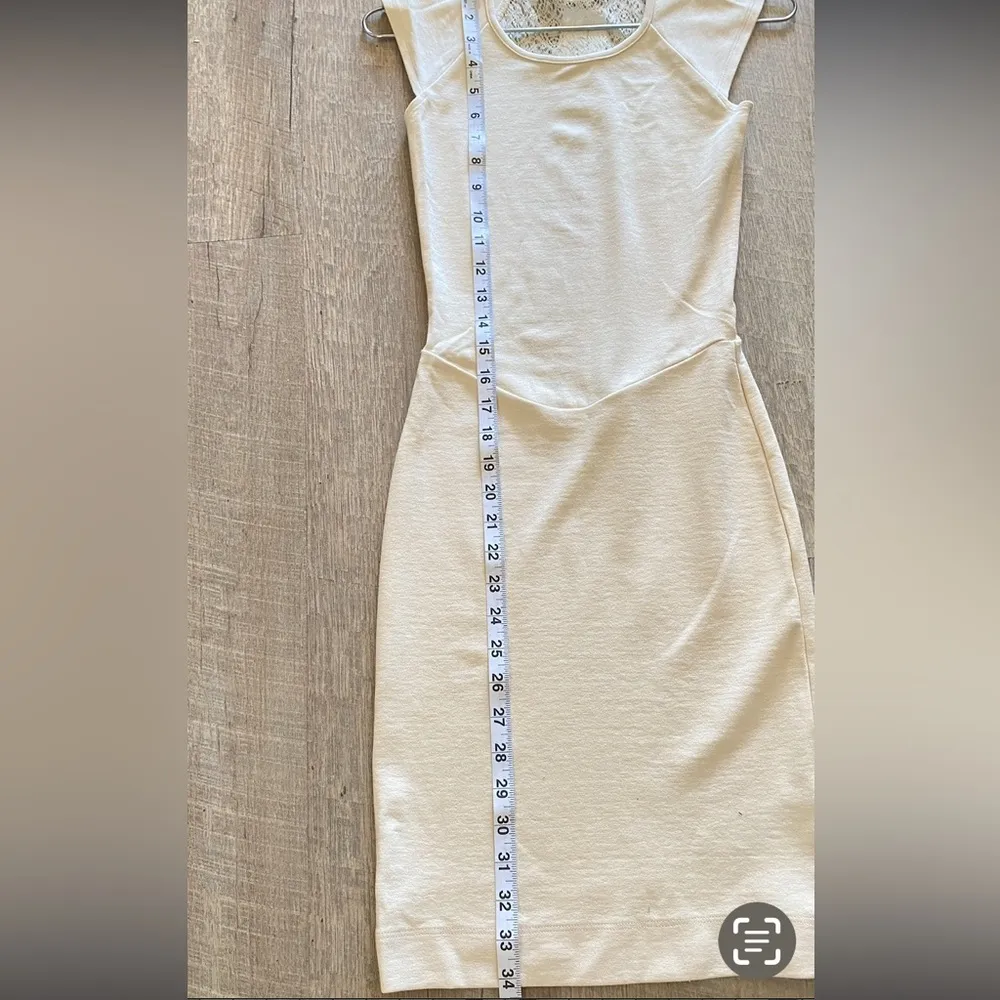 French Connection Cream Viven Cap
Sleeve Lace Back Stretch Bodycon Mini Sz 2 - Image 4