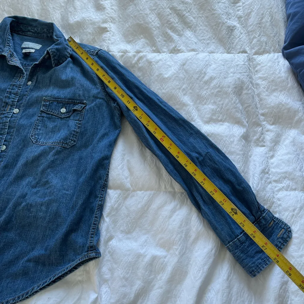 Universal Thread Classic Denim Shirt size medium - Image 7