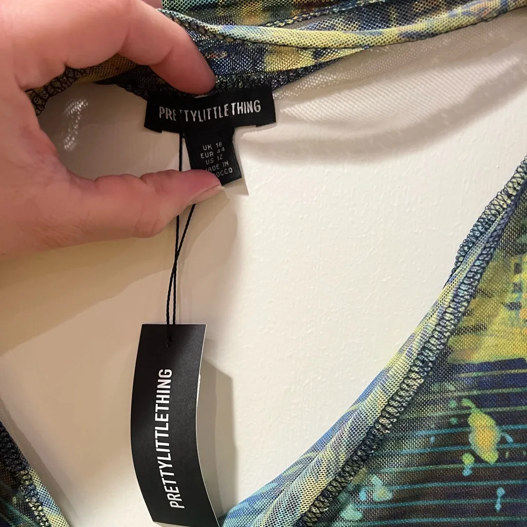 PrettyLittleThing Blue and Yellow Long Sleeve Dress - Image 4