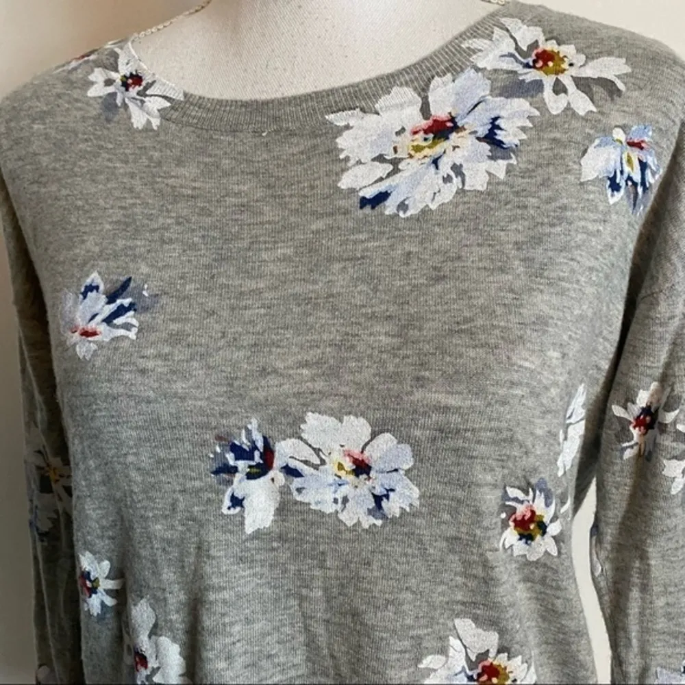 Joie • Eloisa B Grey Floral Crew Neck Sweater - Image 18
