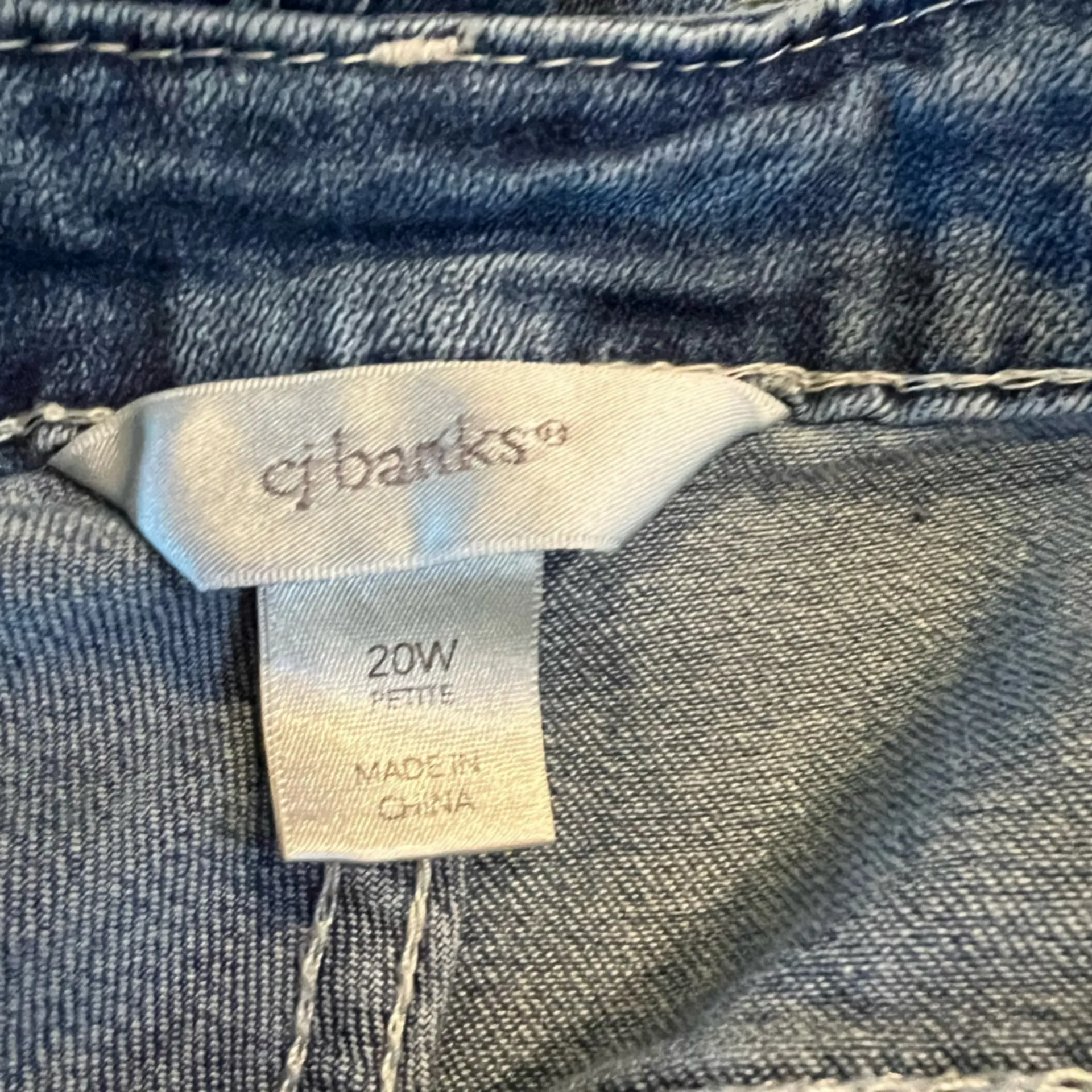 CJ banks blue jeans with embroidery on back pockets size 18W Short - Image 7