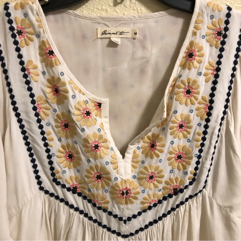 Anthropologie Comme Toi embroidered peasant top M - Image 6