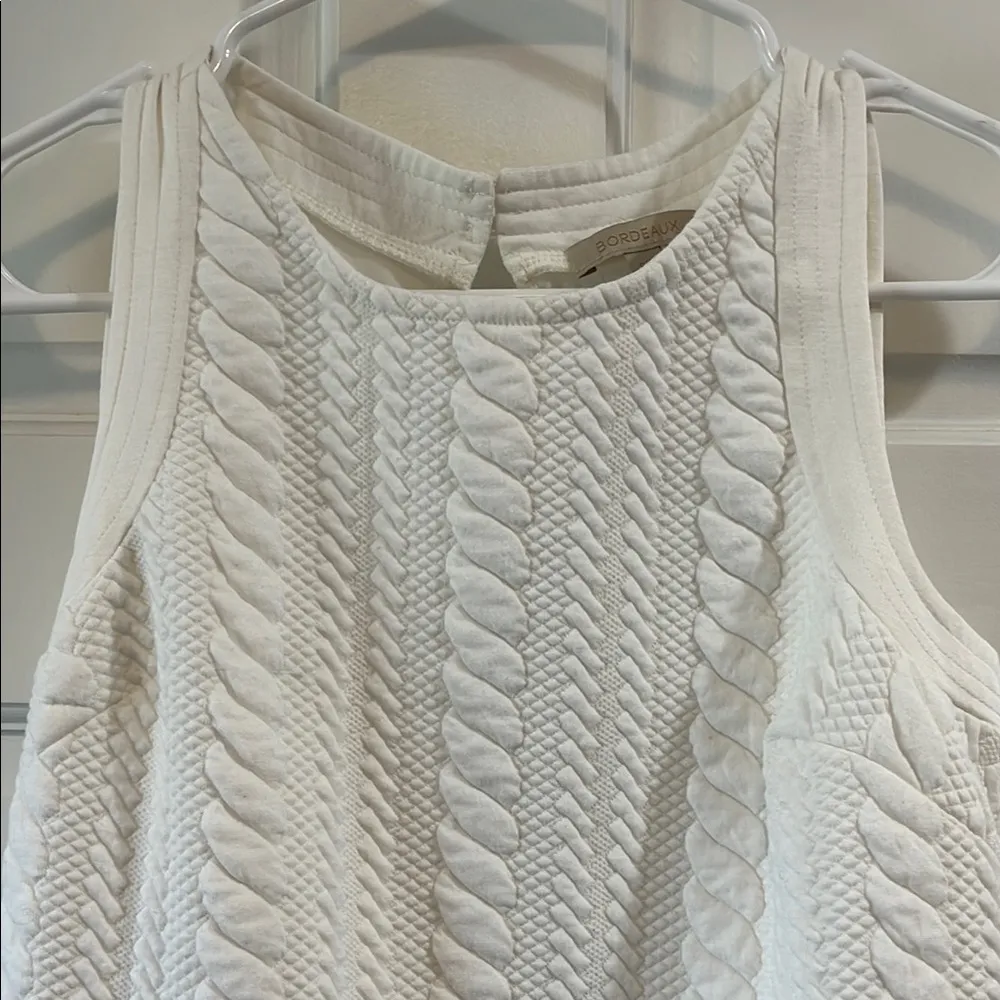 Bordeaux White Textured Herringbone Quilted Tank Top - Size Small - Image 3