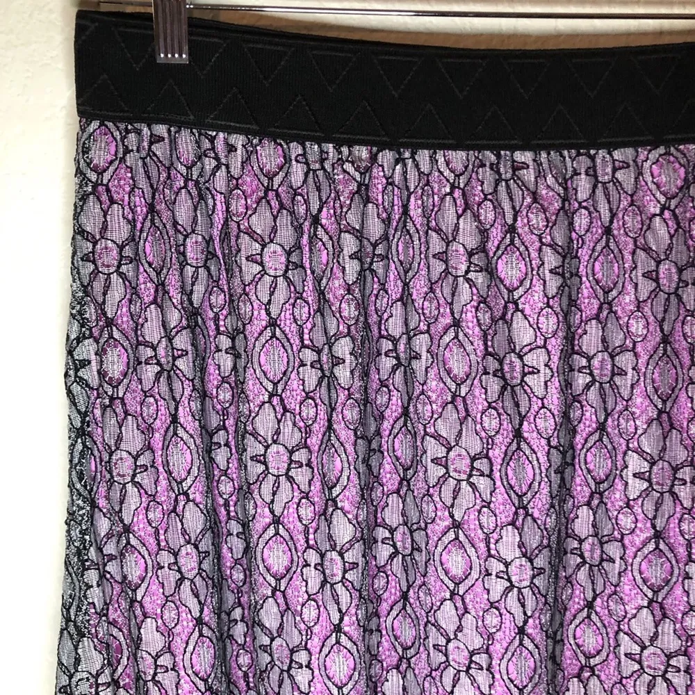 LuLaRoe Lola Skirt Black Floral Lace over Bright Neon Pink Lining Sz XL NWT - Image 4