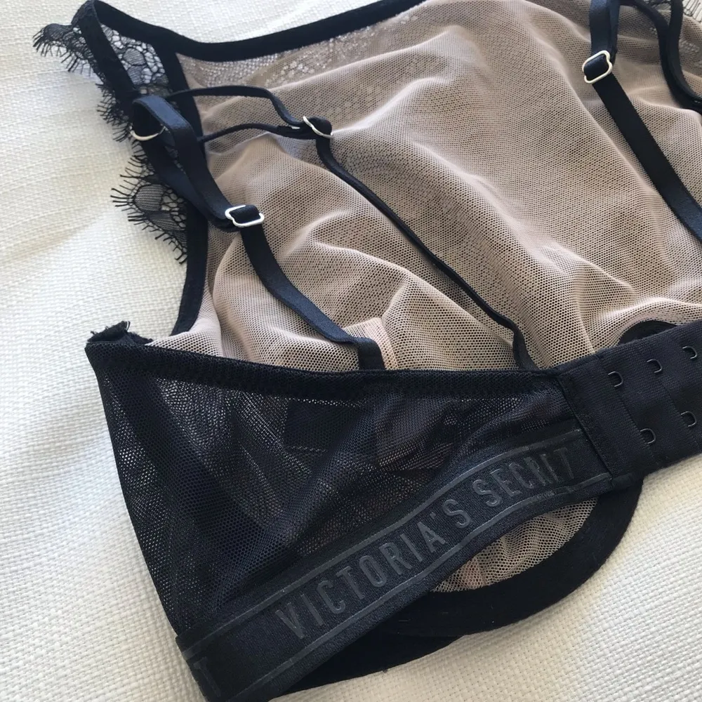 Victoria’s Secret Lace Underwire High Neck Bra NWT - Image 8