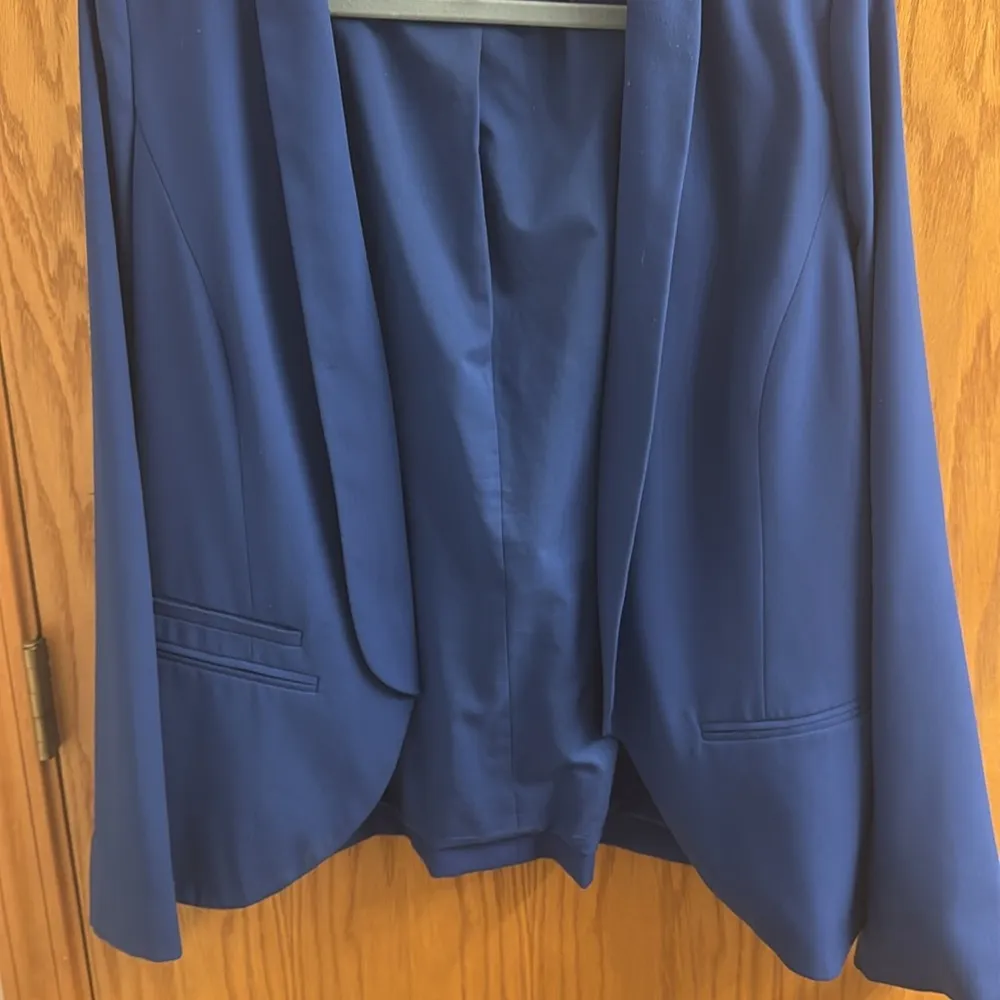 Trouvé women’s royal blue blazer size large - Image 5