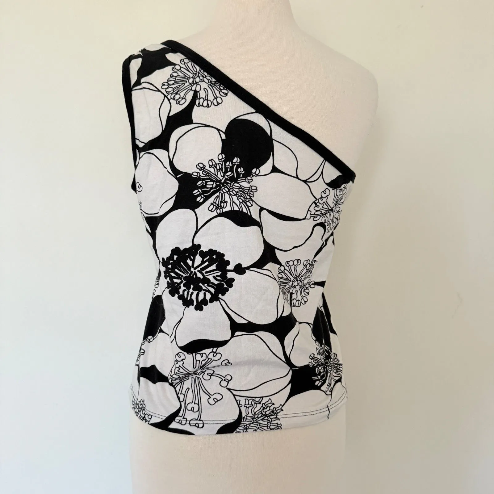 MKM Vintage Y2K Edgy Black & White One Shoulder Stretchy Graphic Crop Top - Image 4