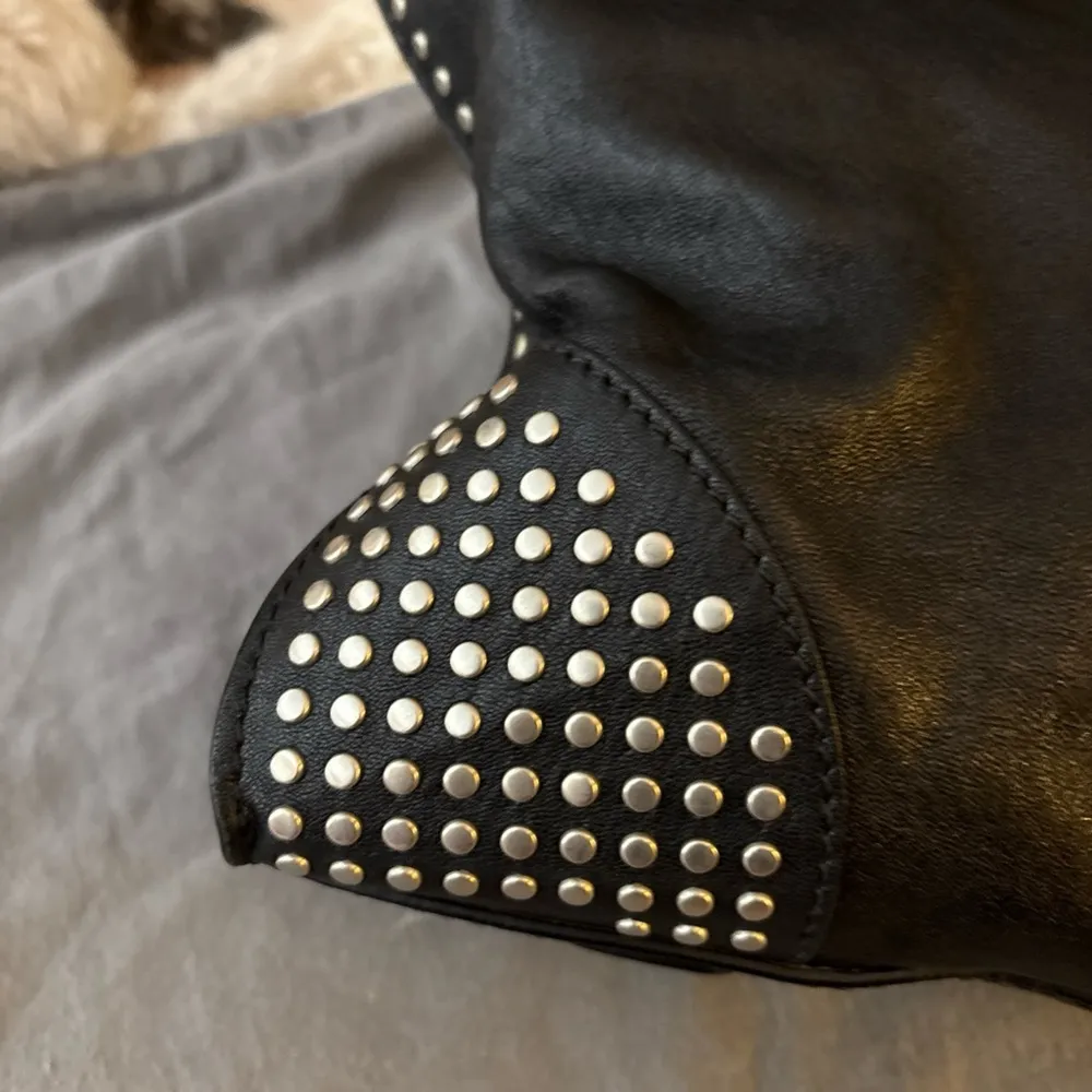 Alexander McQueen Black Leather Satchel with Metal Accents - Image 8