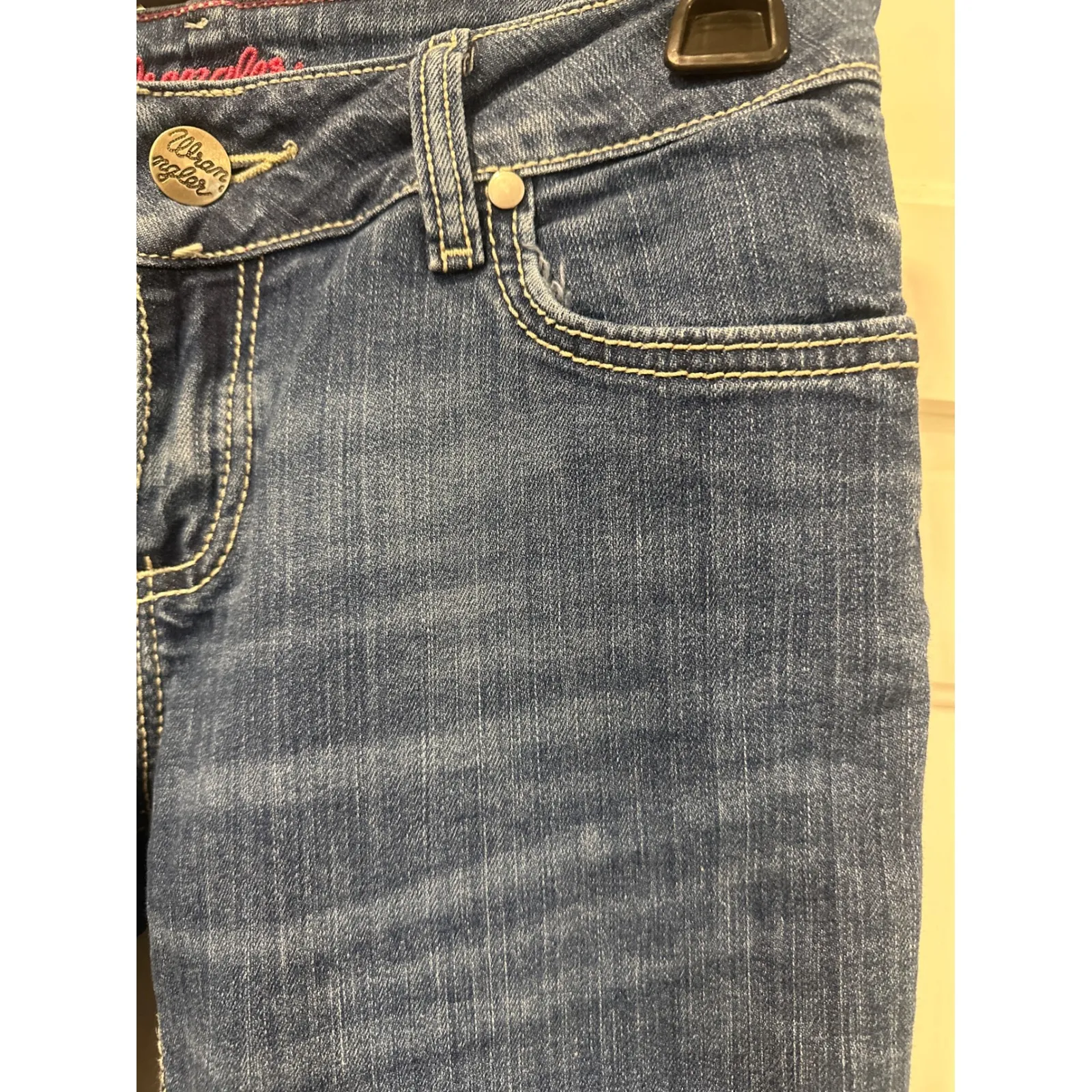 Wrangler Women's Bootcut Jeans Medium casual western Wash Denim Size 3/4 x 34 - Image 4