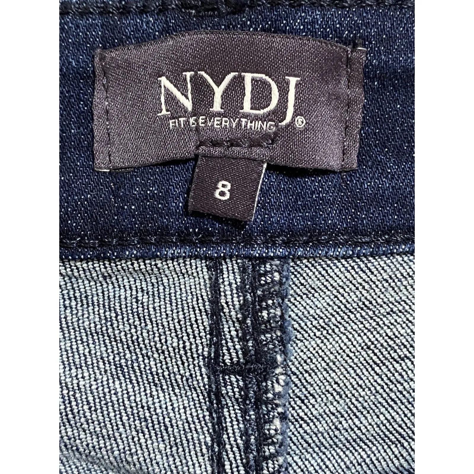 NYDJ Ella Roll Cuff Denim Shorts Sz 8 - Excellent Condition - Image 3